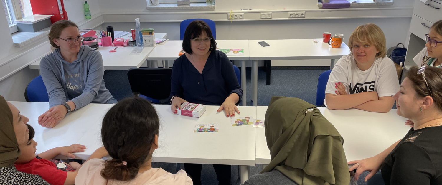 Gruppenarbeit-mit-Wortkarten-scaled